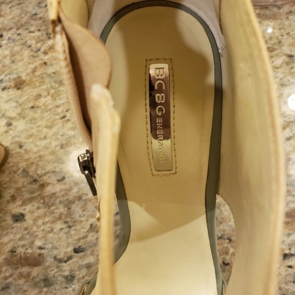 BCBG Genergation shoes - Picture 4 of 7